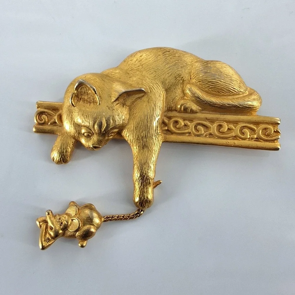 Vintage JJ Jonette Jewelry Gold Tone Cat and Dangling Mouse Brooch Pin Novelty